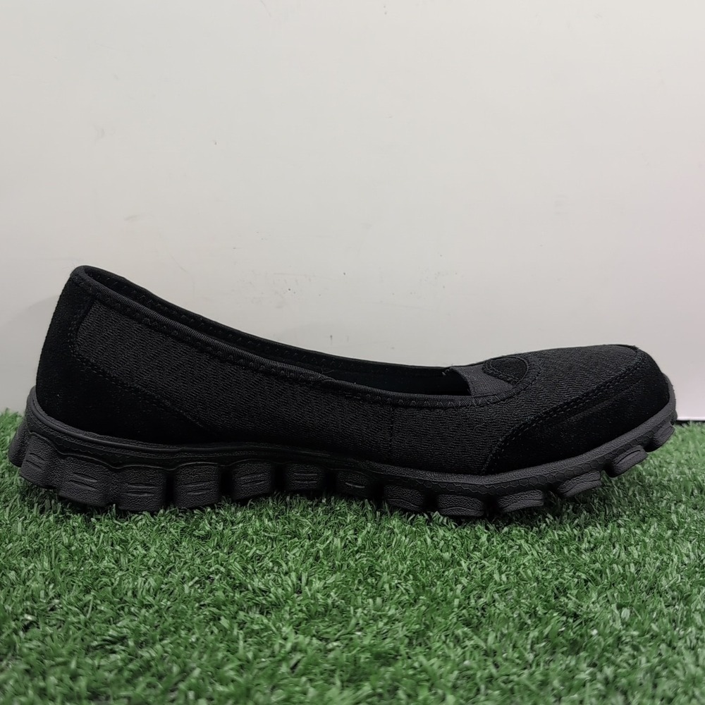 Skechers Relaxed Fit Shoes Women's 7 M Black Bikers Skim Slip In Loafer Sneakers - Picture 14 of 15